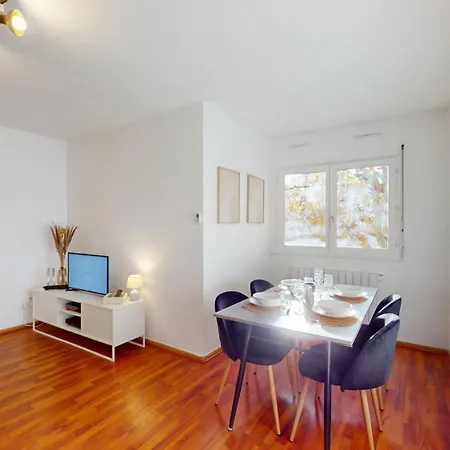 L'edenhome 1 Parking Lägenhet